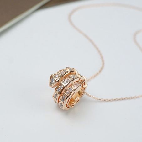 Bv1g*ai necklaces